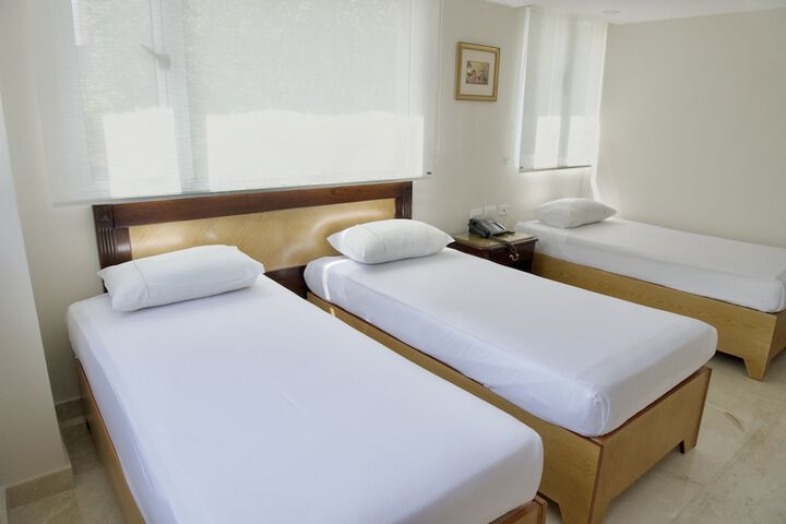 Room 28 of 106
