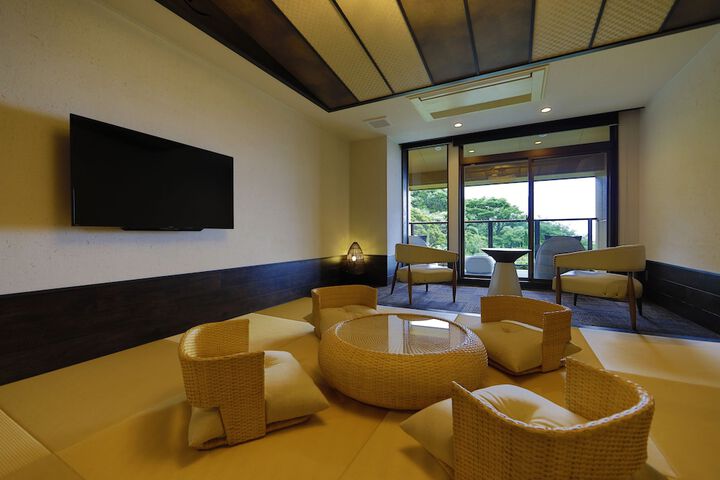 Room 9 of 87