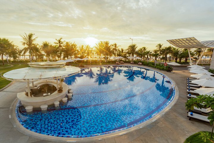 Pool 45 of 101
