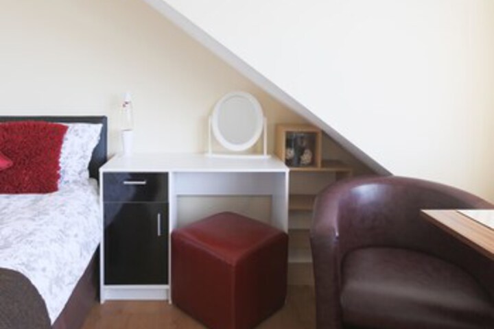 Room 32 of 39