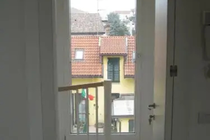 Room 10 of 13