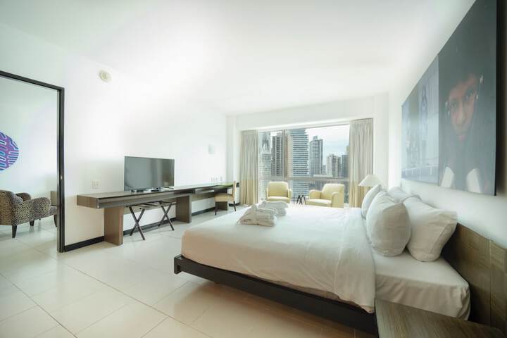 Room 33 of 111