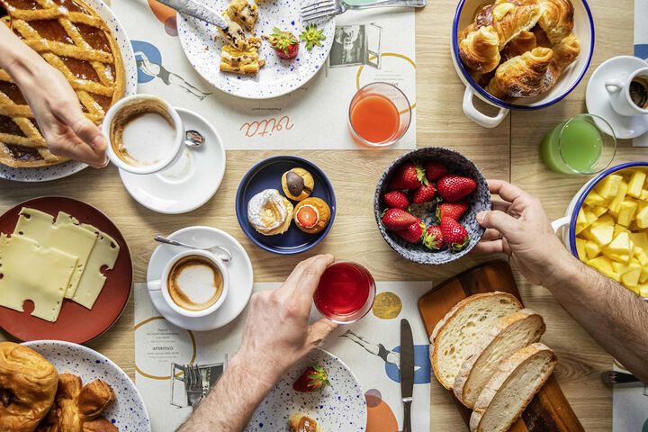 Breakfast/Coffee Service 46 of 107