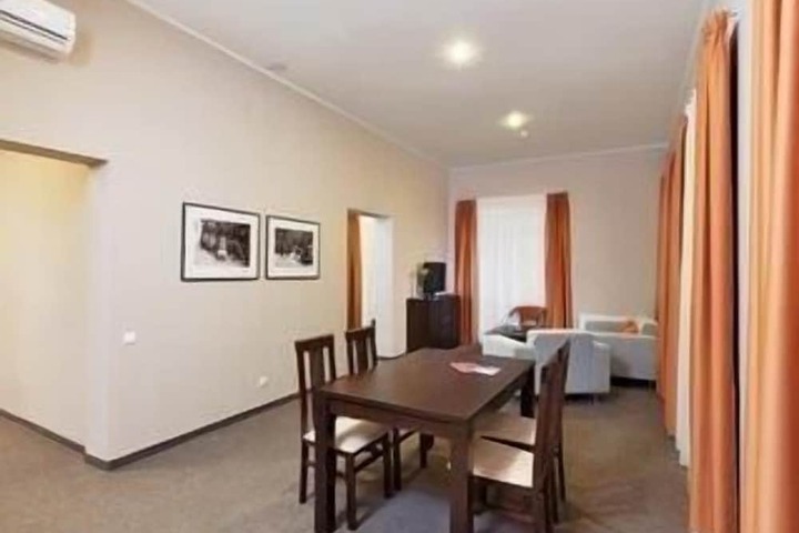 Room 16 of 65