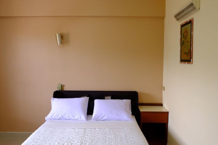 Room 5 of 42