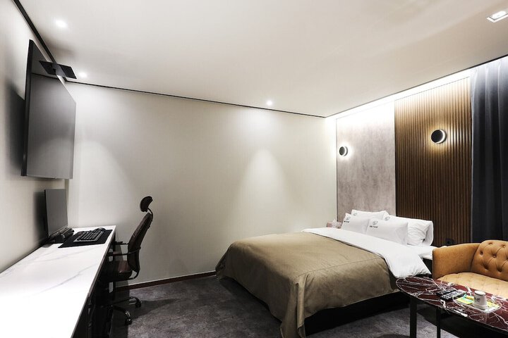 Room 44 of 74