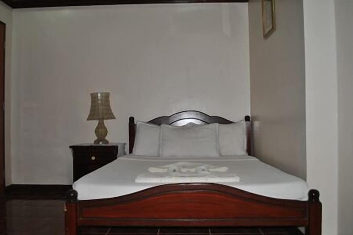 Room 2 of 20