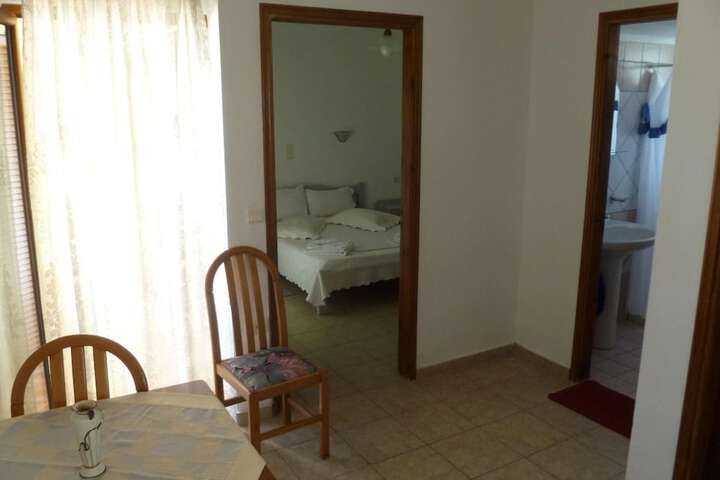 Room 8 of 37