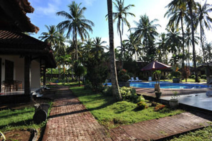 Hotel Exterior 7 of 31