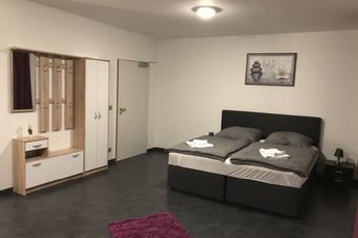 Room 33 of 69