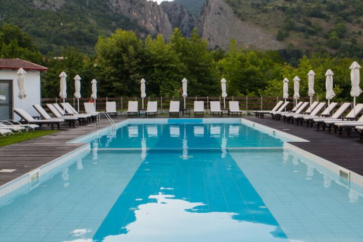 Pool 32 of 47