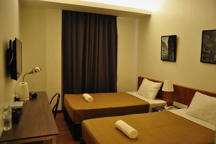 Room 20 of 38