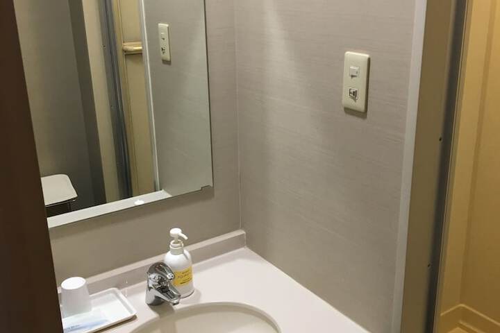Room 15 of 43