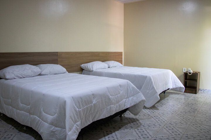 Room 10 of 16