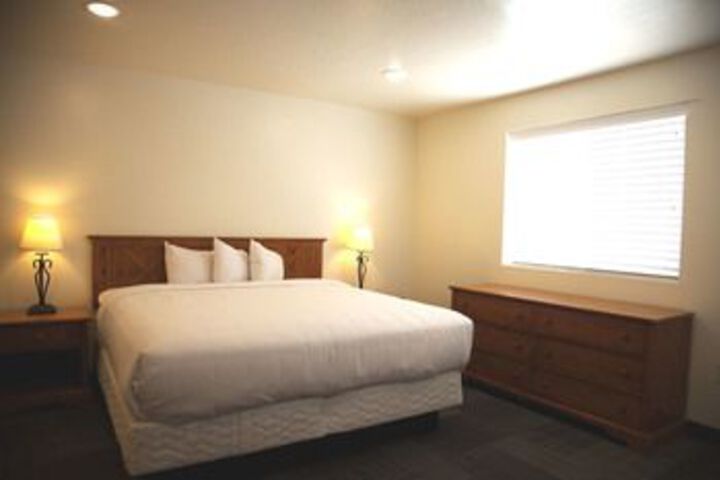 Room 11 of 23