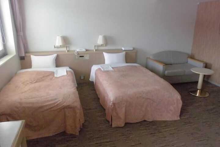 Room 9 of 20