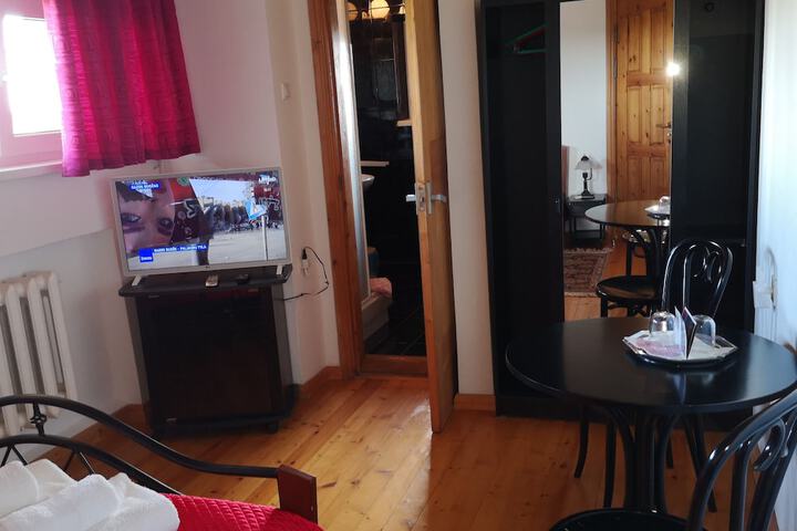 Room 11 of 45