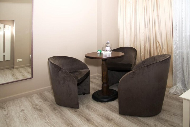 Room 35 of 62