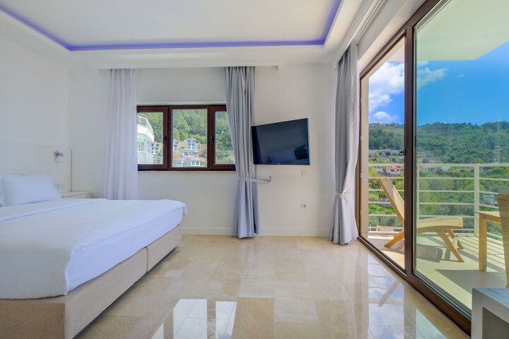 Room 28 of 112