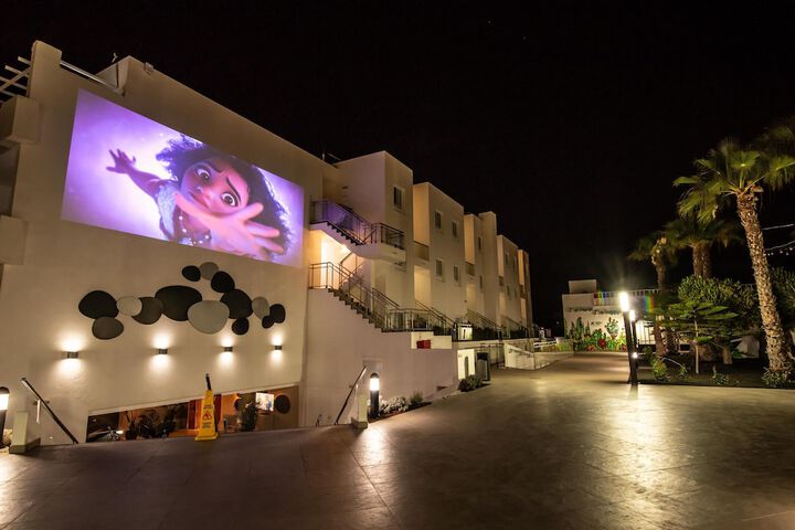 Hotel 296 of 313