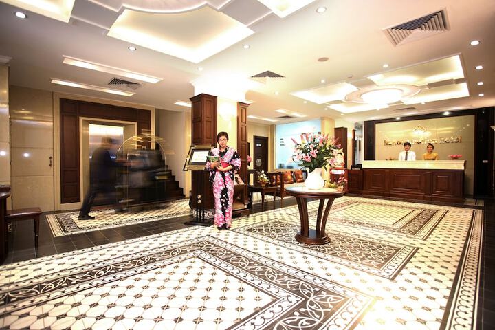 Hotel 2 of 106