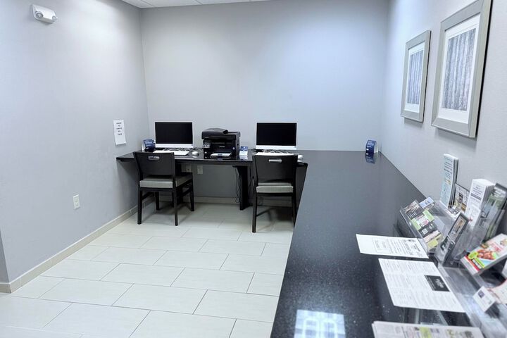 Business Center 40 of 43