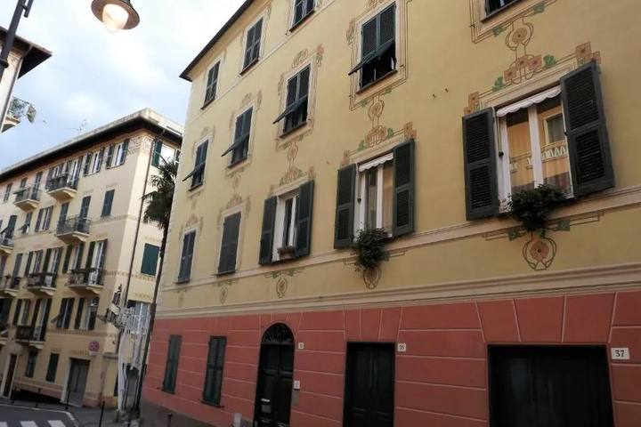 Exterior of House Al Porto