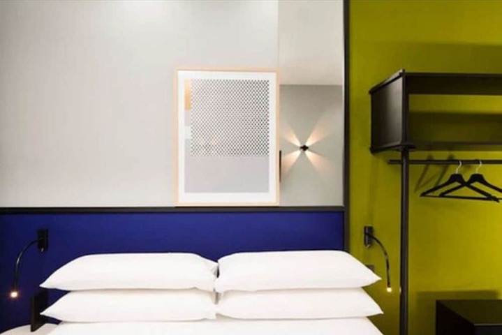 Room 11 of 50