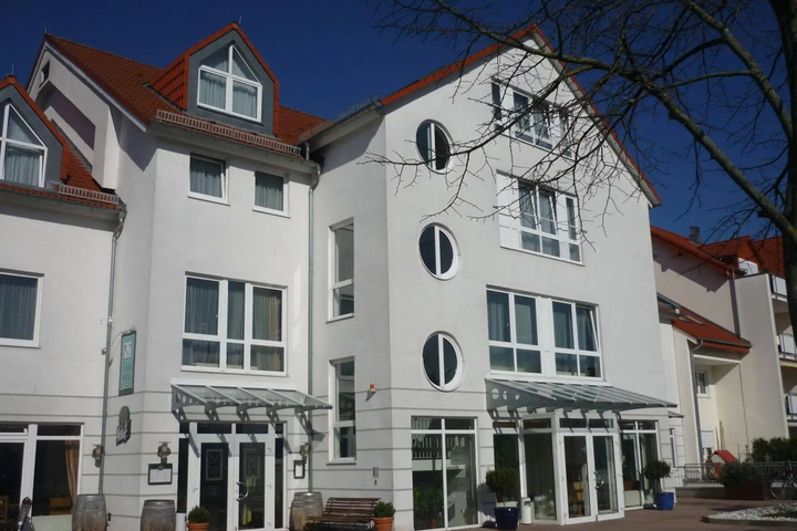 BOARDING HOUSE