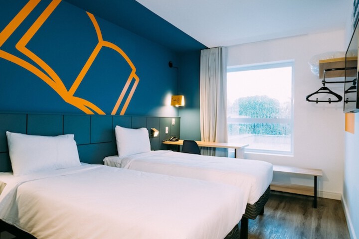 Room 10 of 96