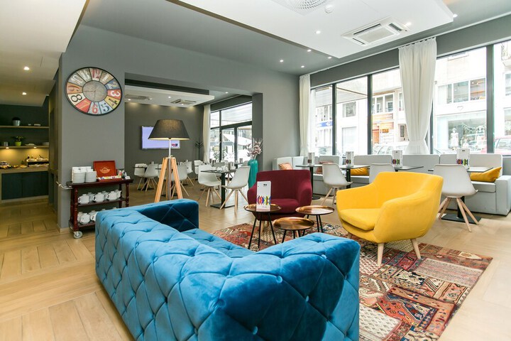Entrance & Lobby
