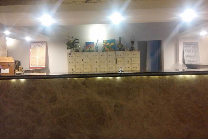 Hotel 2 of 73