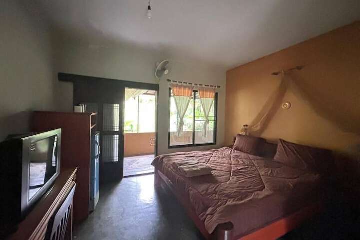 Room 7 of 18