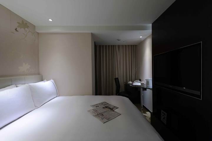 Room 4 of 41
