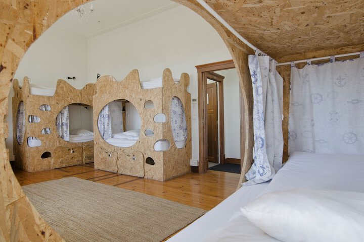Room 18 of 68