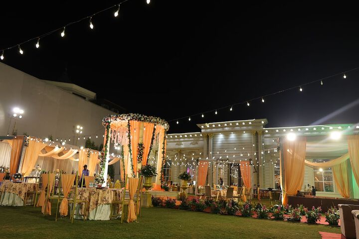 Ballroom/Hall 49 of 54