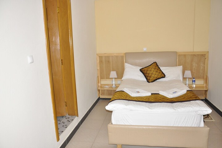 Room 11 of 36