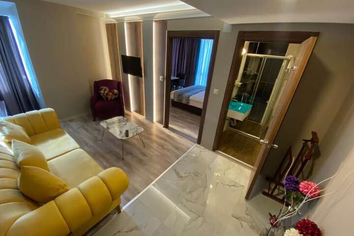 Room 12 of 64