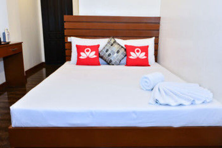 ZEN Rooms Abozza Station 2