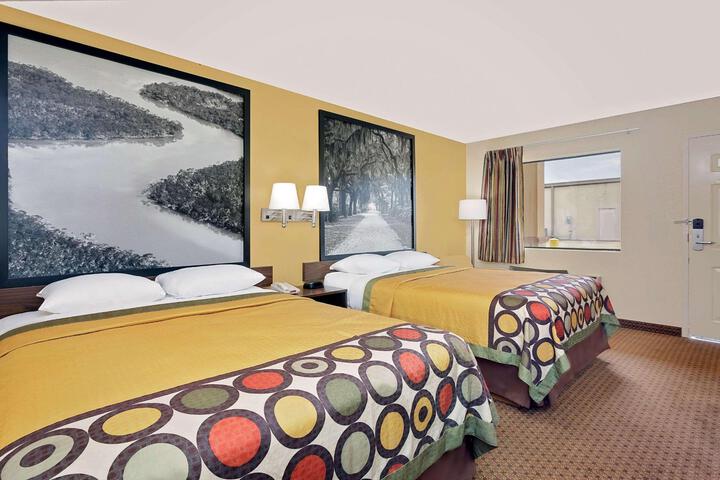 2 Queen Beds (4 of 6)