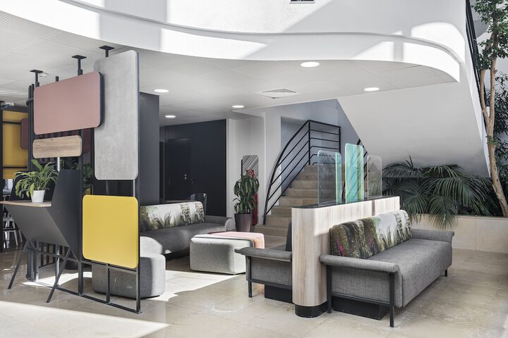 Guest Lobby