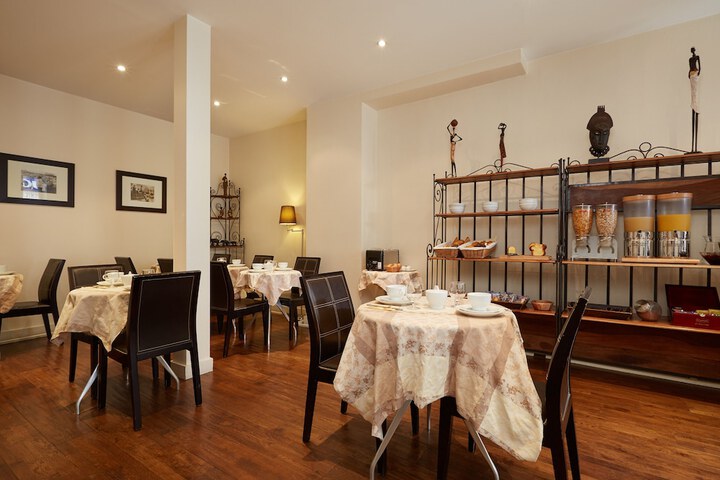 Breakfast area