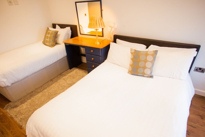 Room 26 of 102