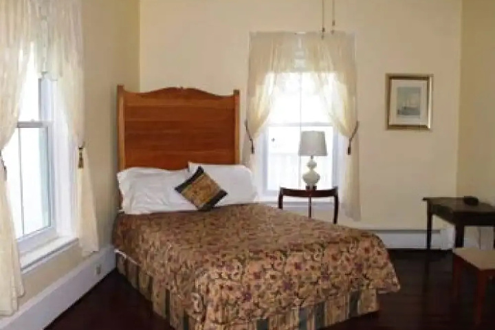 Room 3 of 13