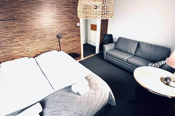 Room 21 of 50