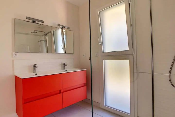 Room 2 of 14