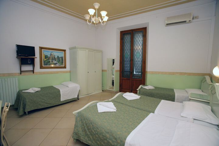 Room 32 of 50