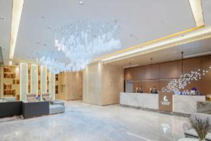 Lavande Hotel (Foshan Qiandeng Lake Branch)