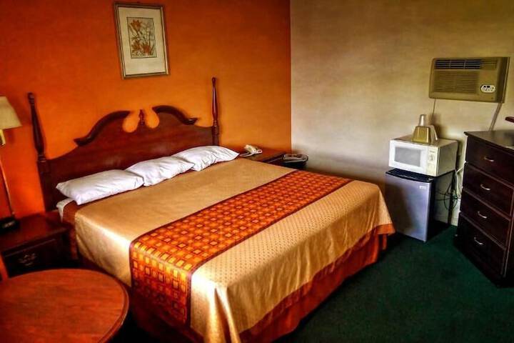 Room 10 of 32