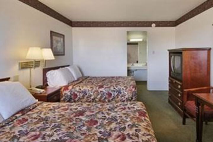 Room 12 of 32